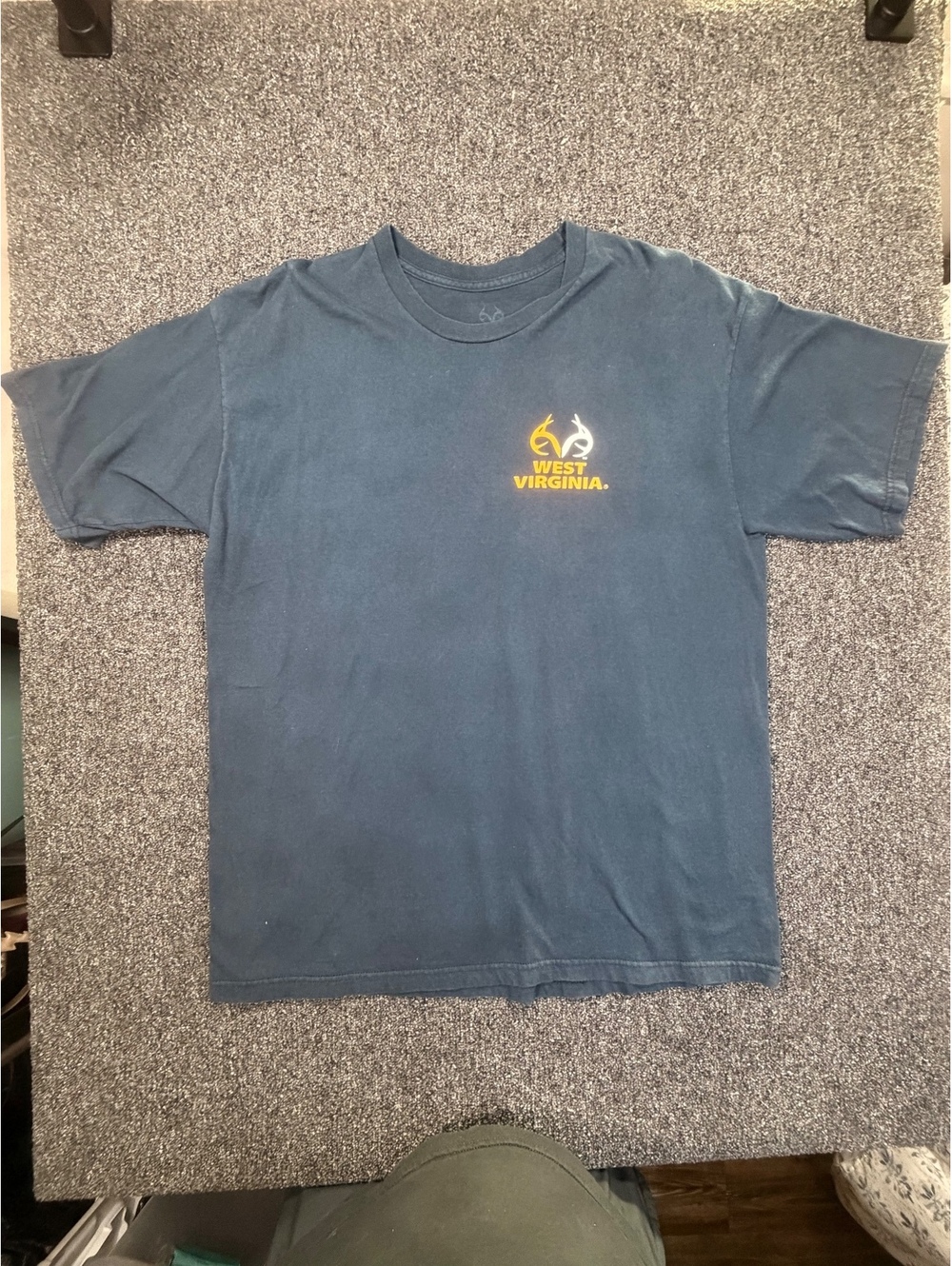 WVU West Virginia Mountaineers Realtree Outfitters T Shirt Mens Hunting Deer
